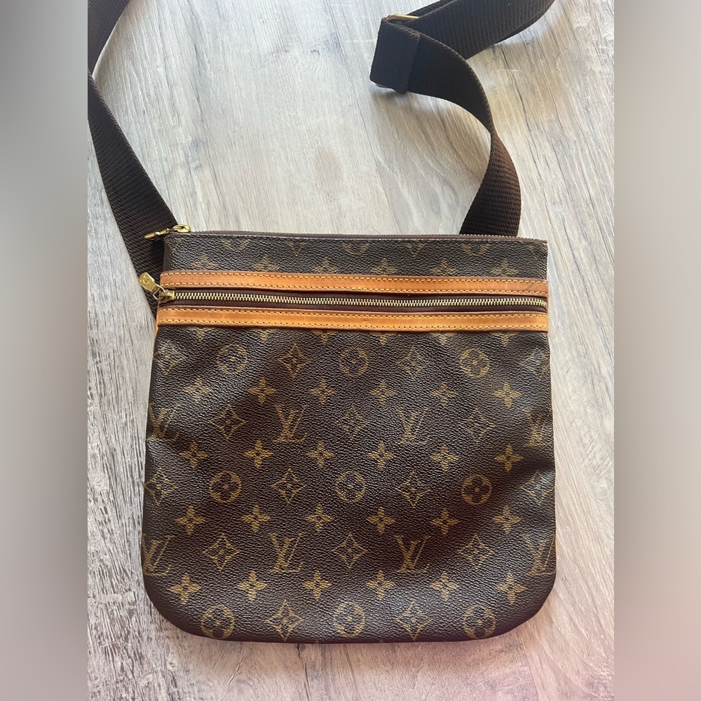 LV Bosphore Pochette Crossbody Bag